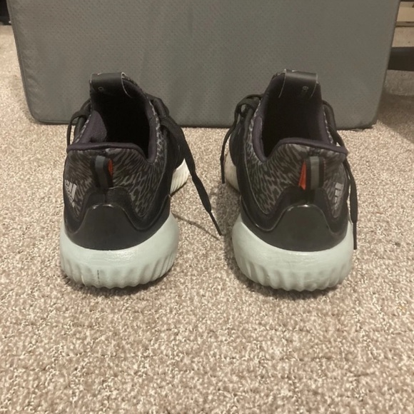 ADIDAS Men’s AlphaBounce “Core Black” Men Size 13. 
Excellent Condition - Picture 4 of 4